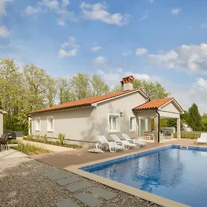  Villa Meadow